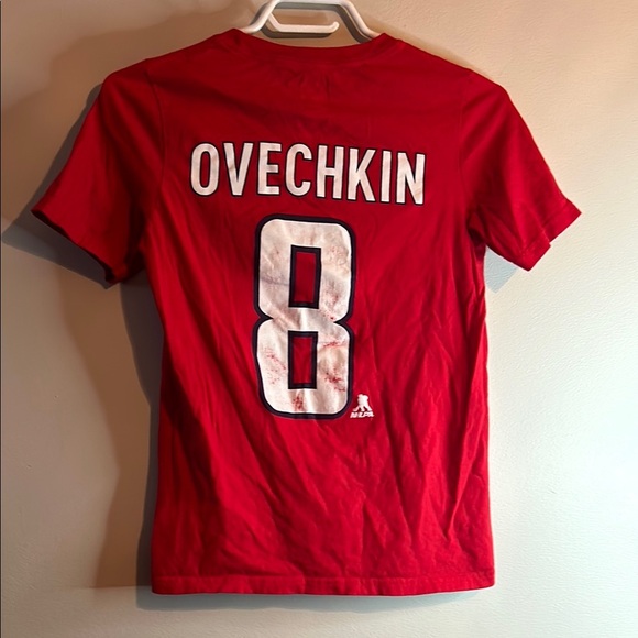 NHL Red Short Sleeve Tee with Capitals Logo - Picture 3 of 10